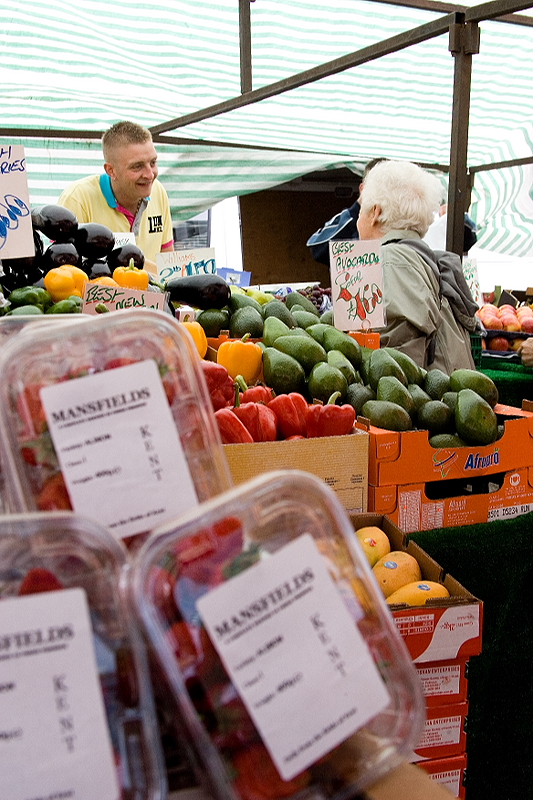 Fruit_and_veg_market_stall